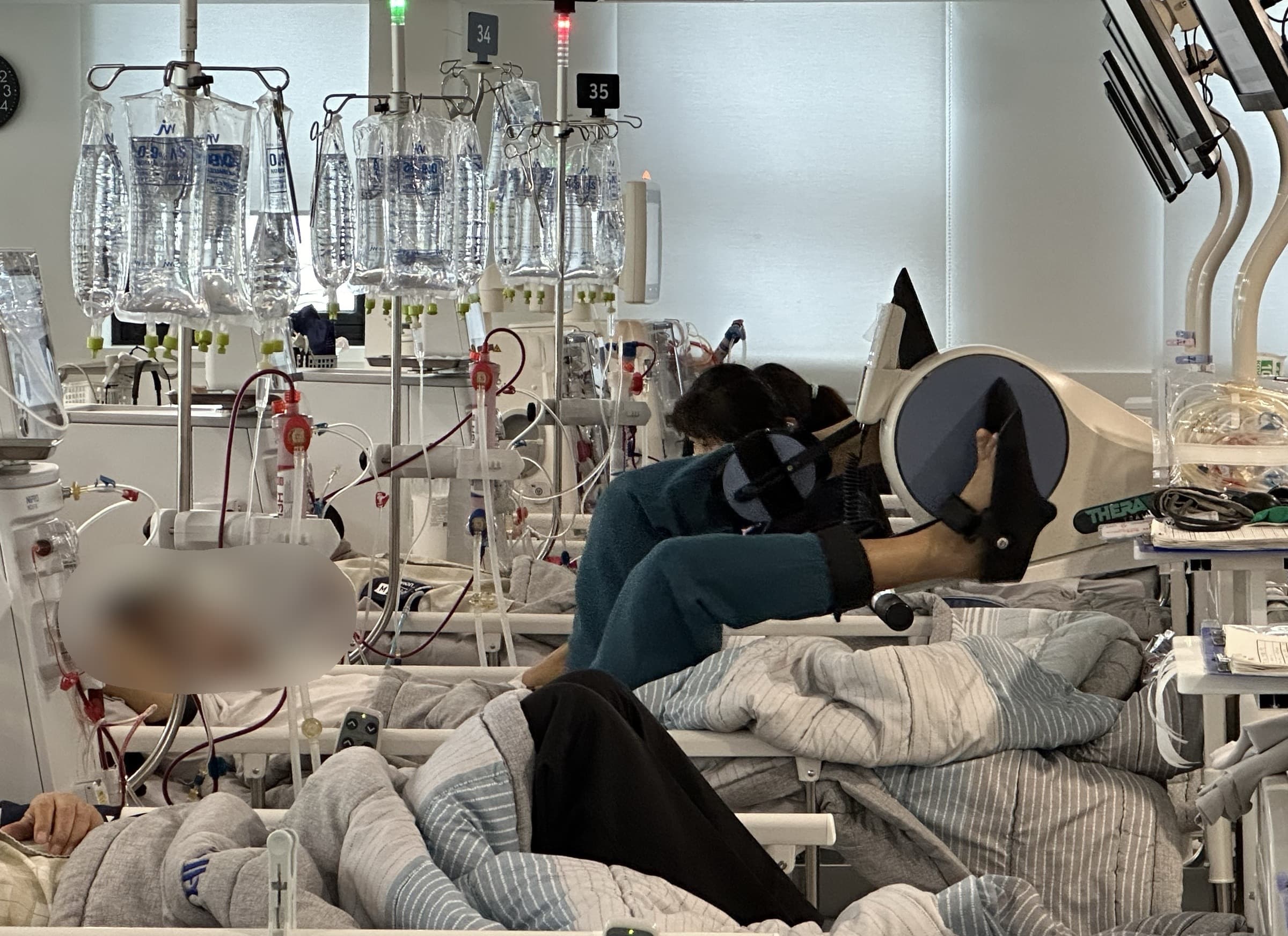 투석 중 운동장비 도입